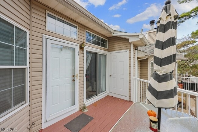 Foto del edificio - 28 Spruce Ct