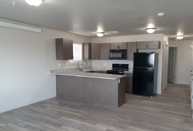Foto del edificio - 5800 N Freedom Rd