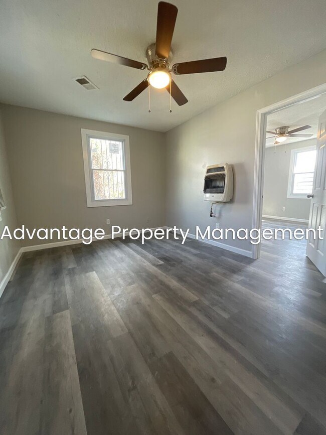 Foto del edificio - Renovated Quadplex In Binghampton -  1/2 O...