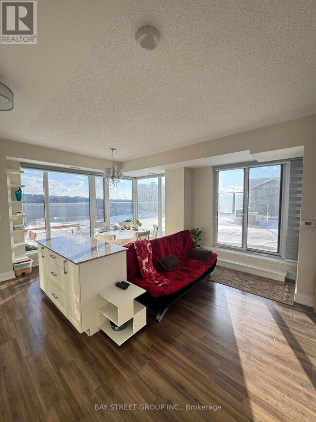 Photo du bâtiment - 9600 Yonge St