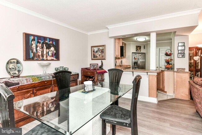 Foto del edificio - 309 Yoakum Pkwy