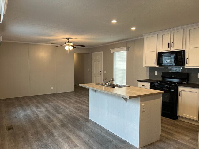 Foto del edificio - 2394 E Birch Dr