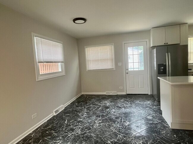 Foto del edificio - 528 Bonniebrook Ave