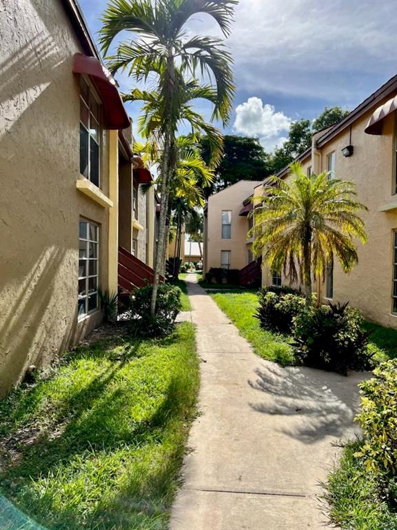 Foto del edificio - 4429 Treehouse Ln