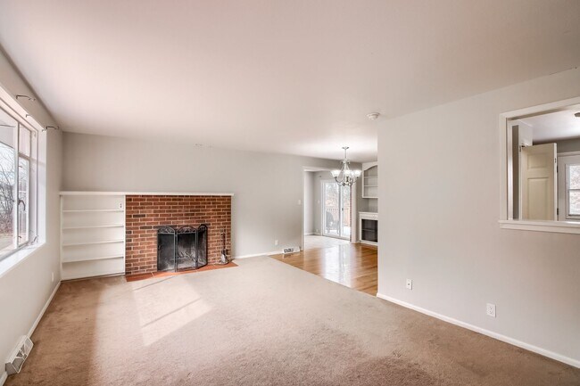 Building Photo - 3 Bedroom duplex in Littleton