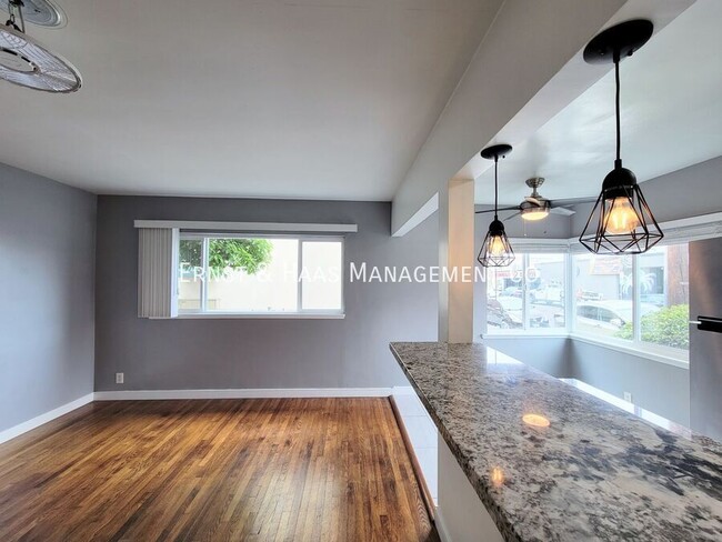 Foto del edificio - 1280 E 4th St
