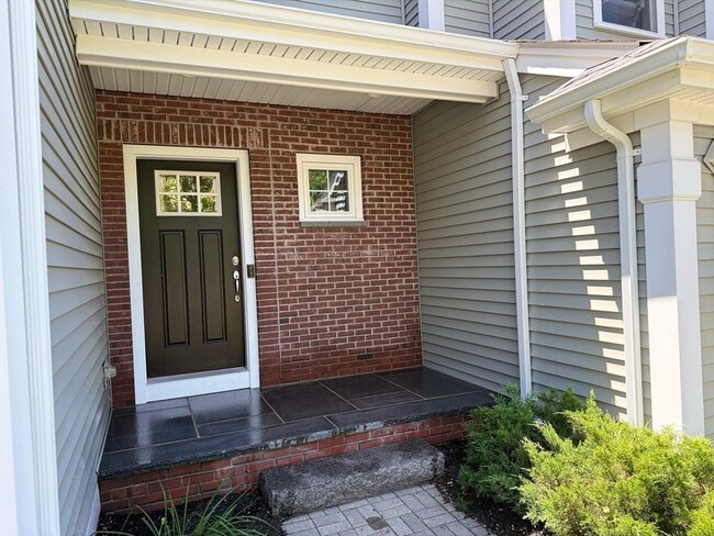 Building Photo - 143 Brookview Rd