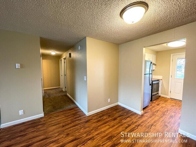 Building Photo - 334 S 51st Pl