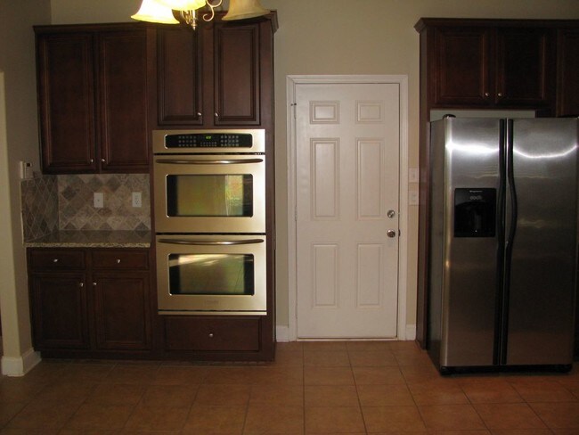Building Photo - 3695 Lindsy Brooke Ct Douglasville