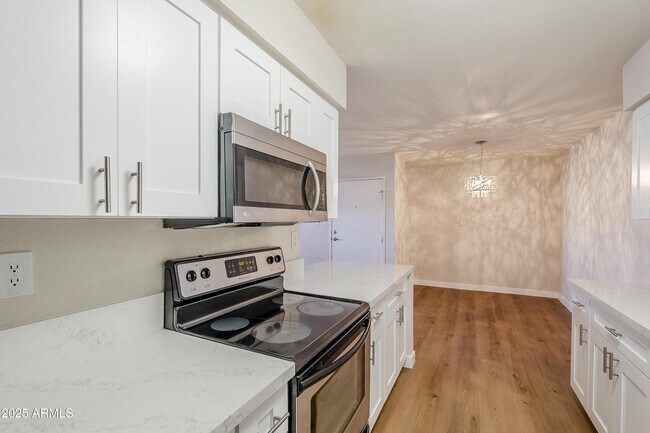 Foto del edificio - 5995 N 78th St