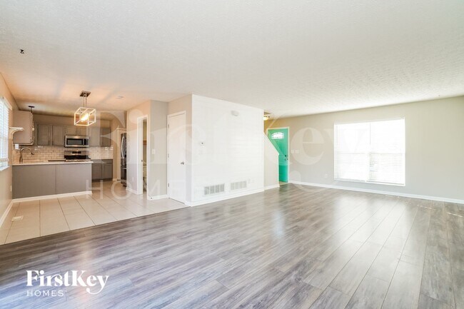 Foto del edificio - 692 Windy Hill Ln