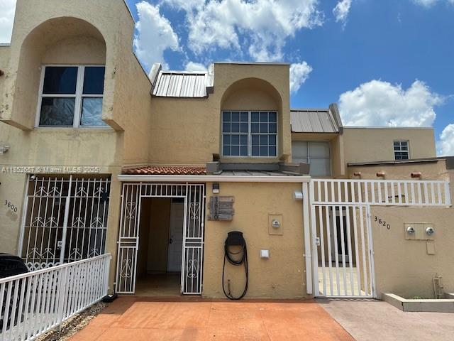 Foto principal - 3810 W 11th Ave