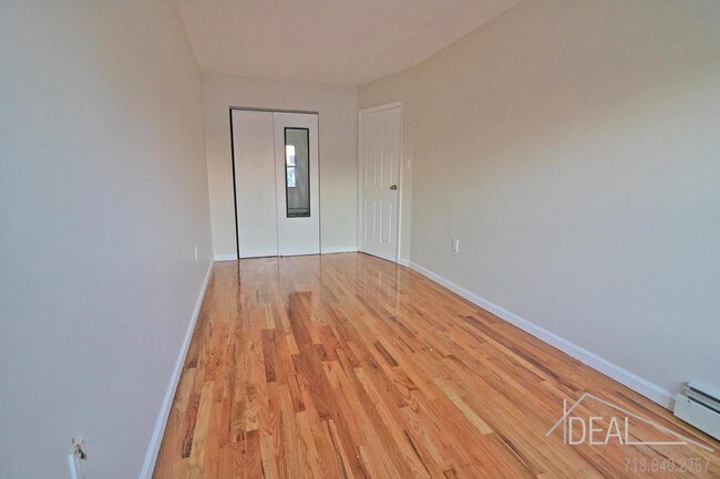 Building Photo - 484 E 29th St