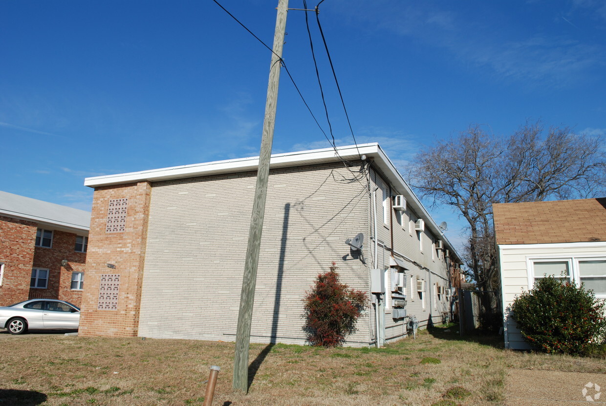 Building Photo - 1314-1318 Little Bay Ave