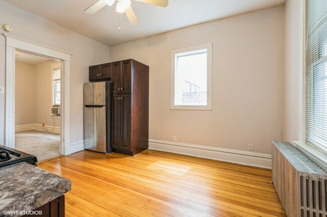 Foto del edificio - 3722 N Bosworth Ave