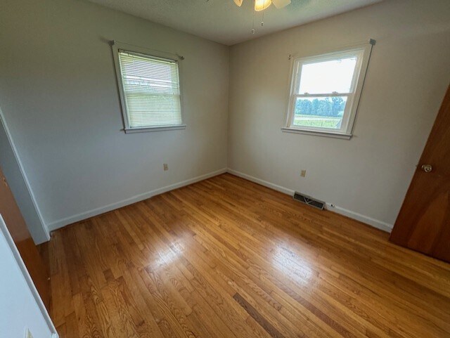 Foto del edificio - 379 Snow Creek Rd