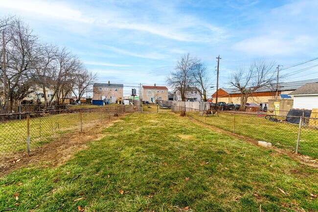 Building Photo - 4036 Halsey Pl