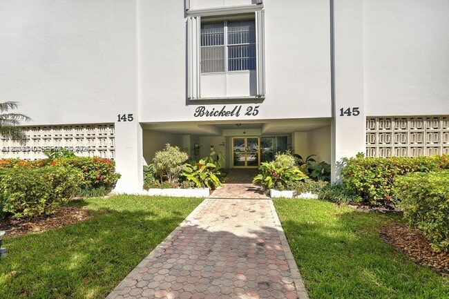 Building Photo - 145 SE 25th Rd