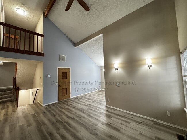 Foto del edificio - 2129 Troy Ct