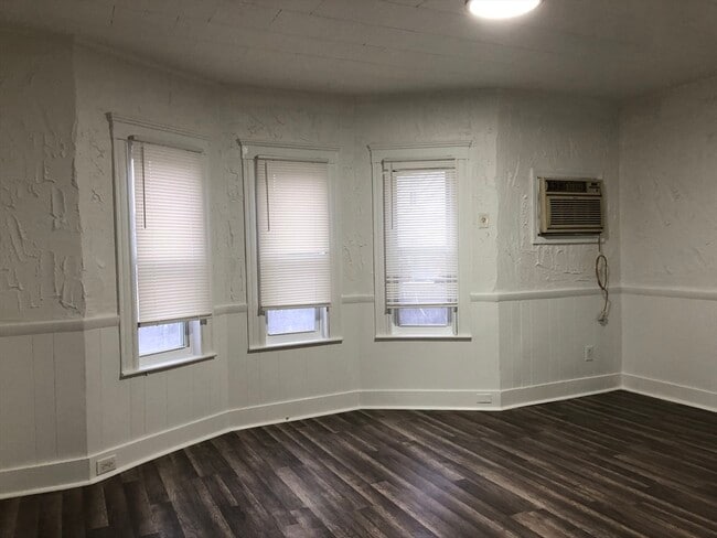 Building Photo - 14 K K Terrace