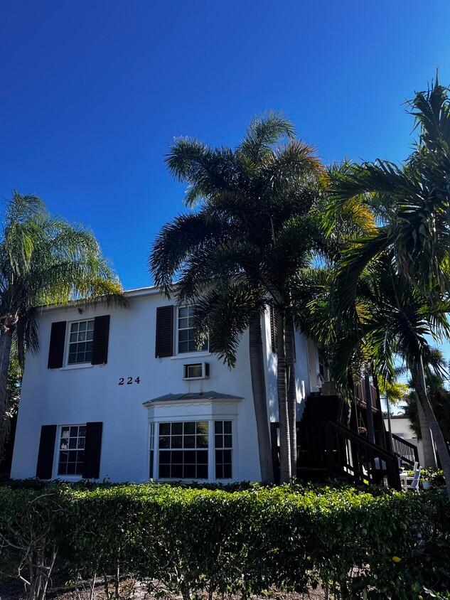 Foto principal - 224 Conniston Rd