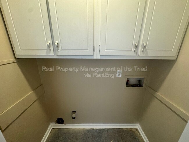 Building Photo - 2393 Spicewood Dr