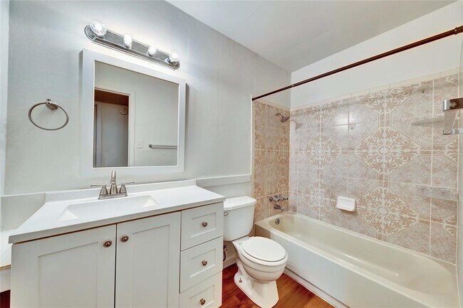 Building Photo - 3514 Southridge Dr