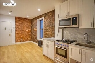 Building Photo - 146 17th St