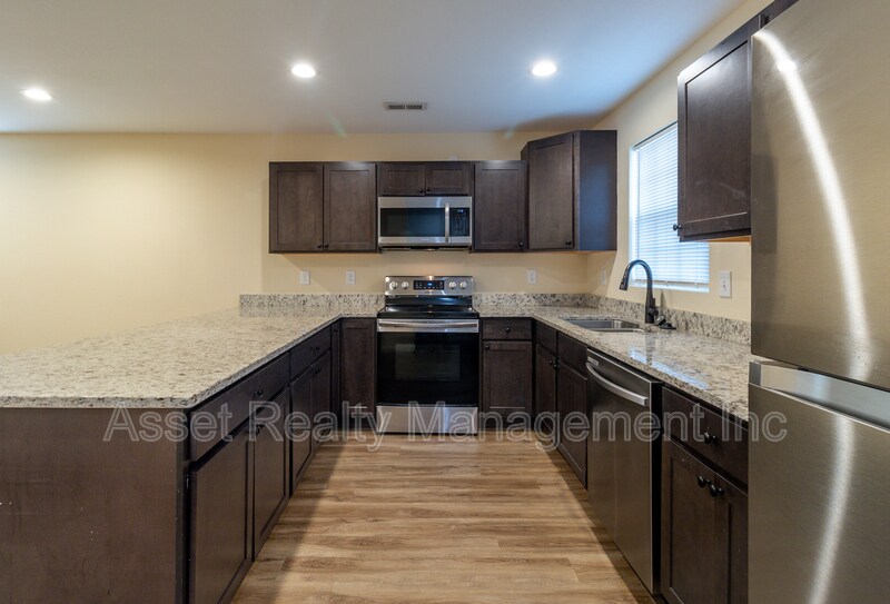 927 Warrior Hill Dr, Louisville, TN 37777 Condo for Rent in Louisville, TN