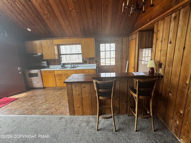 Foto del edificio - 174 Sweet Briar Rd