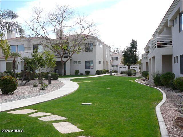Foto del edificio - 8270 Hayden Rd