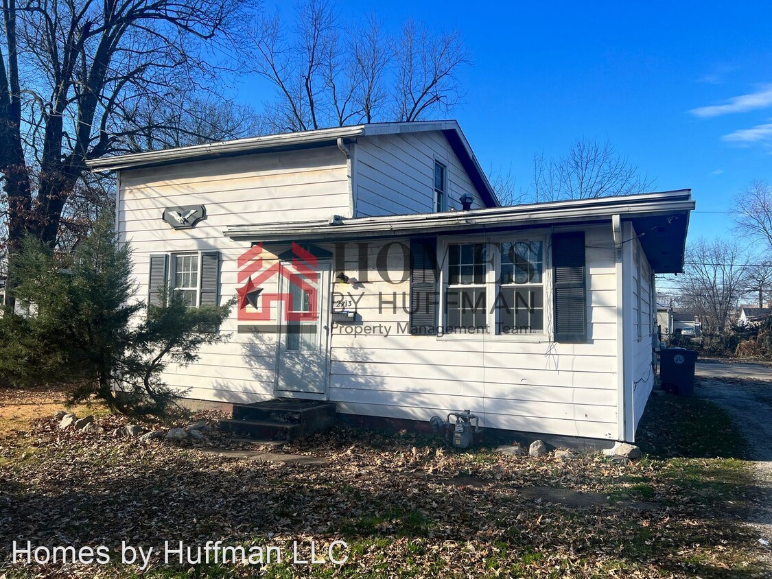 Primary Photo - 3 br, 1 bath House - 2713 S Rotherwood Avenue