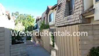 Foto principal - 18631 Collins St