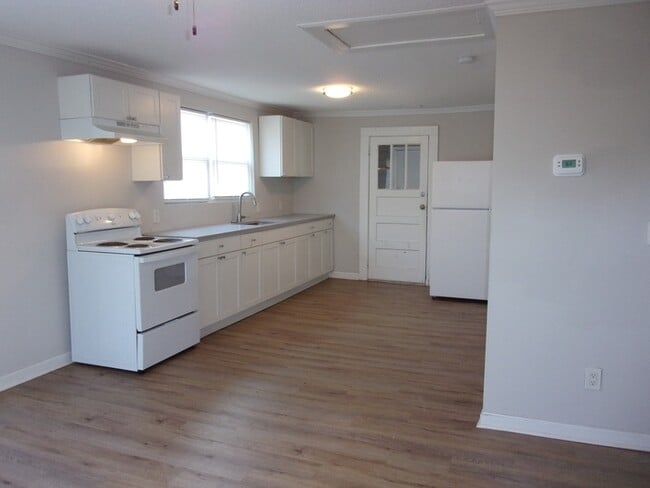 Building Photo - 801 Arlington Ave