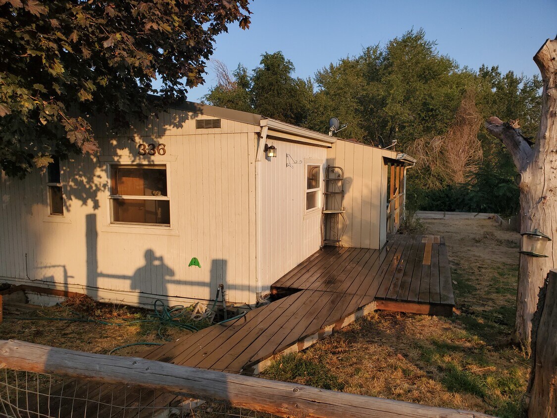 Primary Photo - 336 NW Cedar Pl