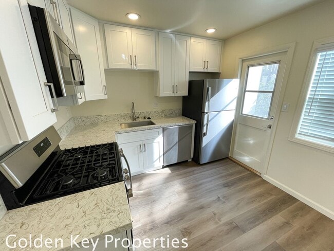 Building Photo - Remodeled 2-bedroom, 1 bathroom apartment ...