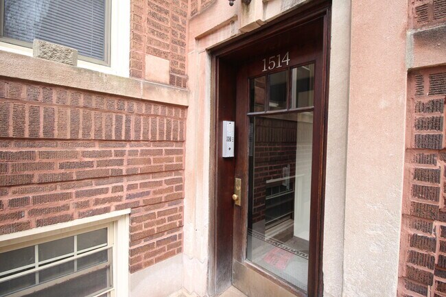 Building Photo - 1514 W Rosemont Ave