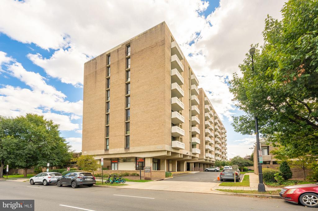 300 M St SE Unit N212, Washington, DC 20024 Room for Rent in