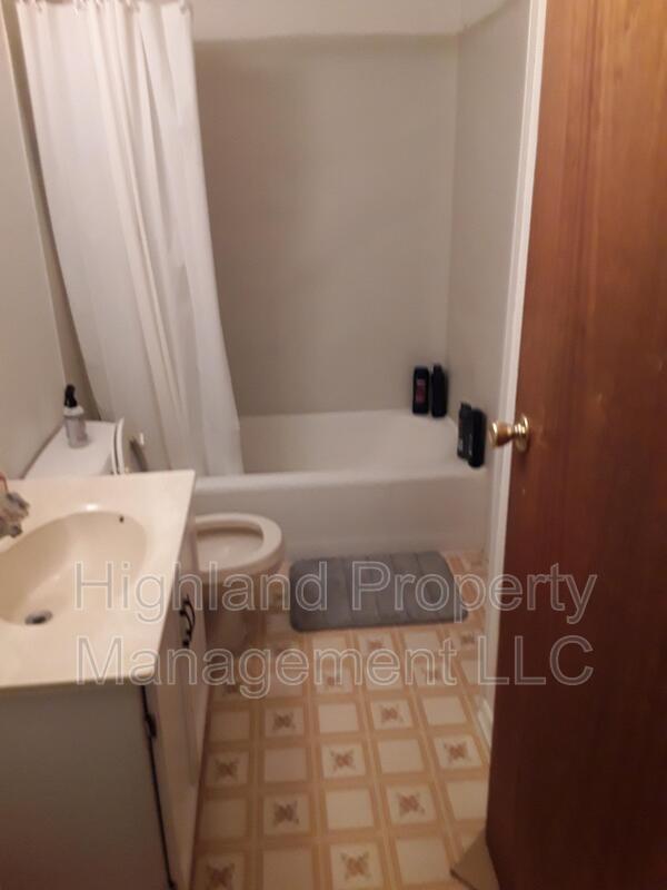 Building Photo - 1745 NE Wheatland Dr
