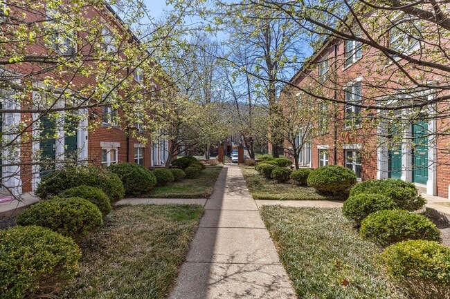 Building Photo - Charming Central West End 1-Bedroom Near Forest Park & WashU!