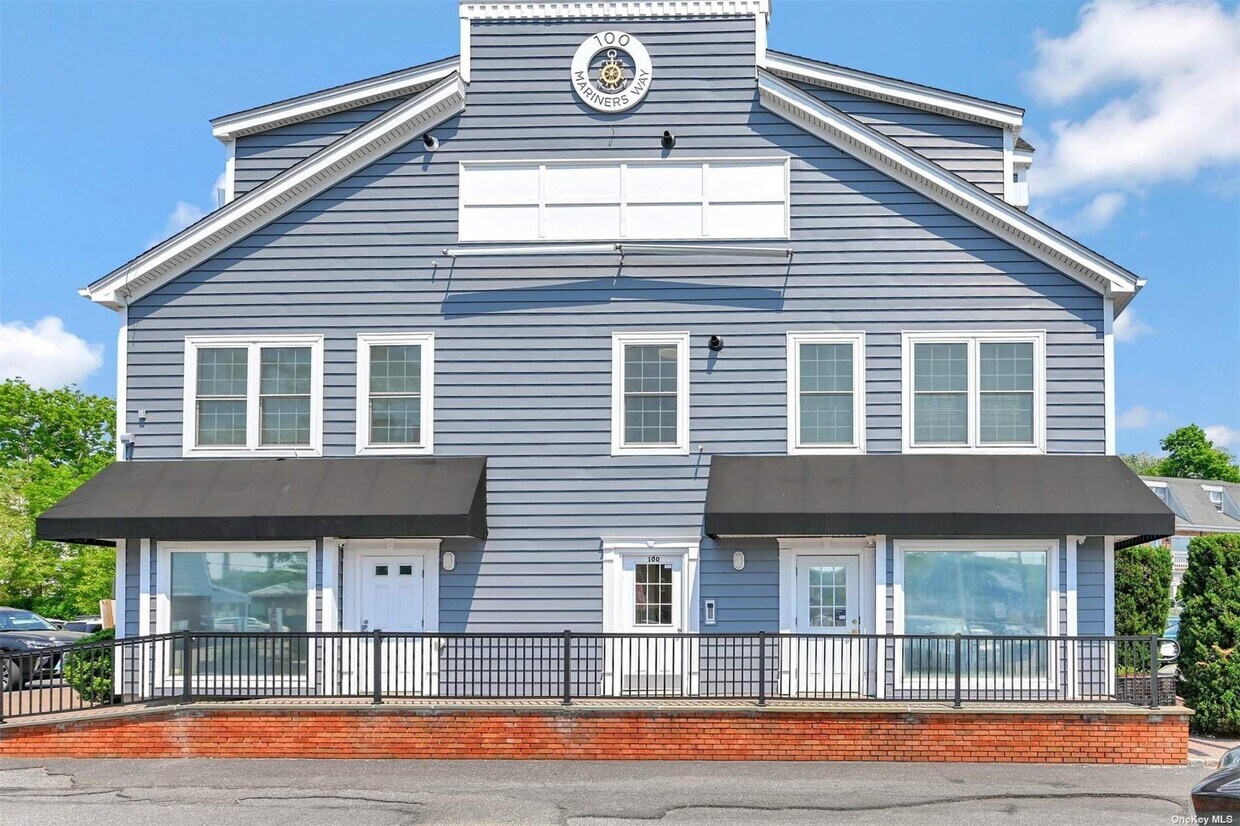 Primary Photo - 101 Mariners Way