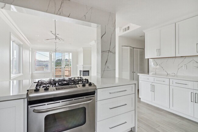 Building Photo - 30902 Clubhouse Dr