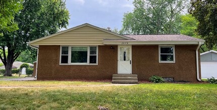 Building Photo - 2674 Matilda St