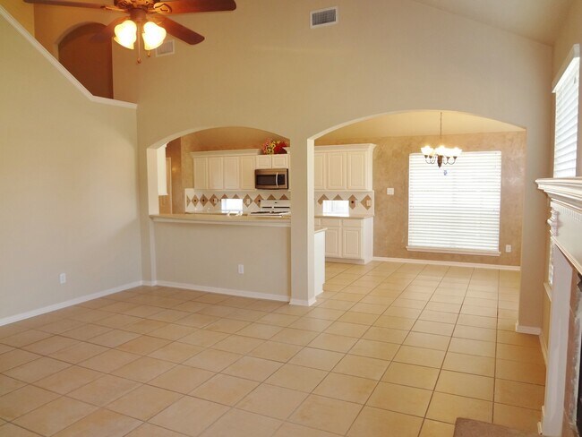 Building Photo - 3331 Double Lake Dr