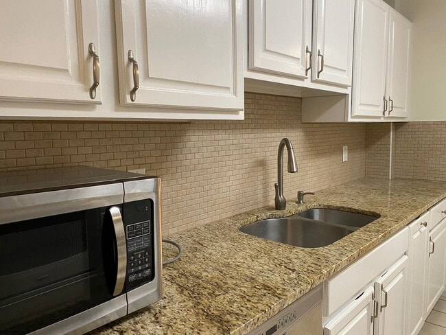 Kitchen - 255 North Rd