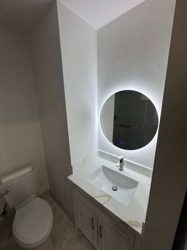 Foto del edificio - 2714 Jones Rd