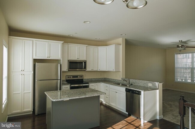 Foto del edificio - 50 Winslow Ct.