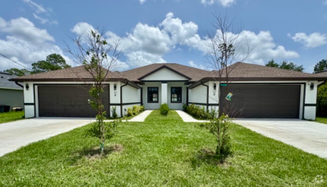 Building Photo - 20 Pine Hill Ln