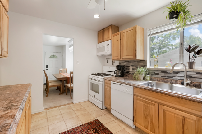 Foto del edificio - 6307 Fenton St