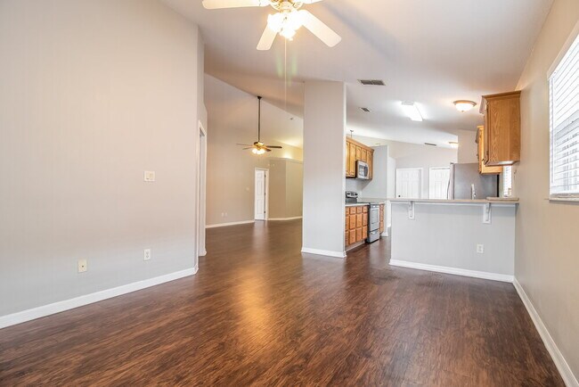 Foto del edificio - 10733 Brown Trout Cir